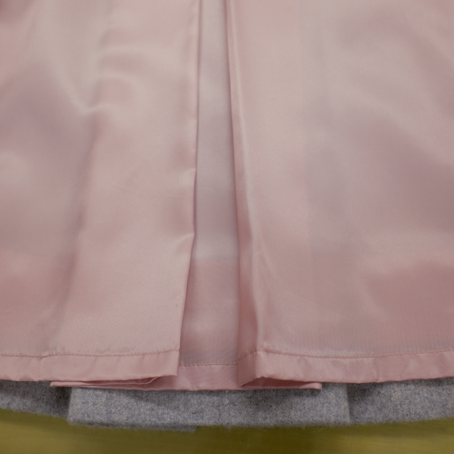 服飾技術の話 「「プリーツ」「ベンツ」「スリット」の、山あり谷あり」