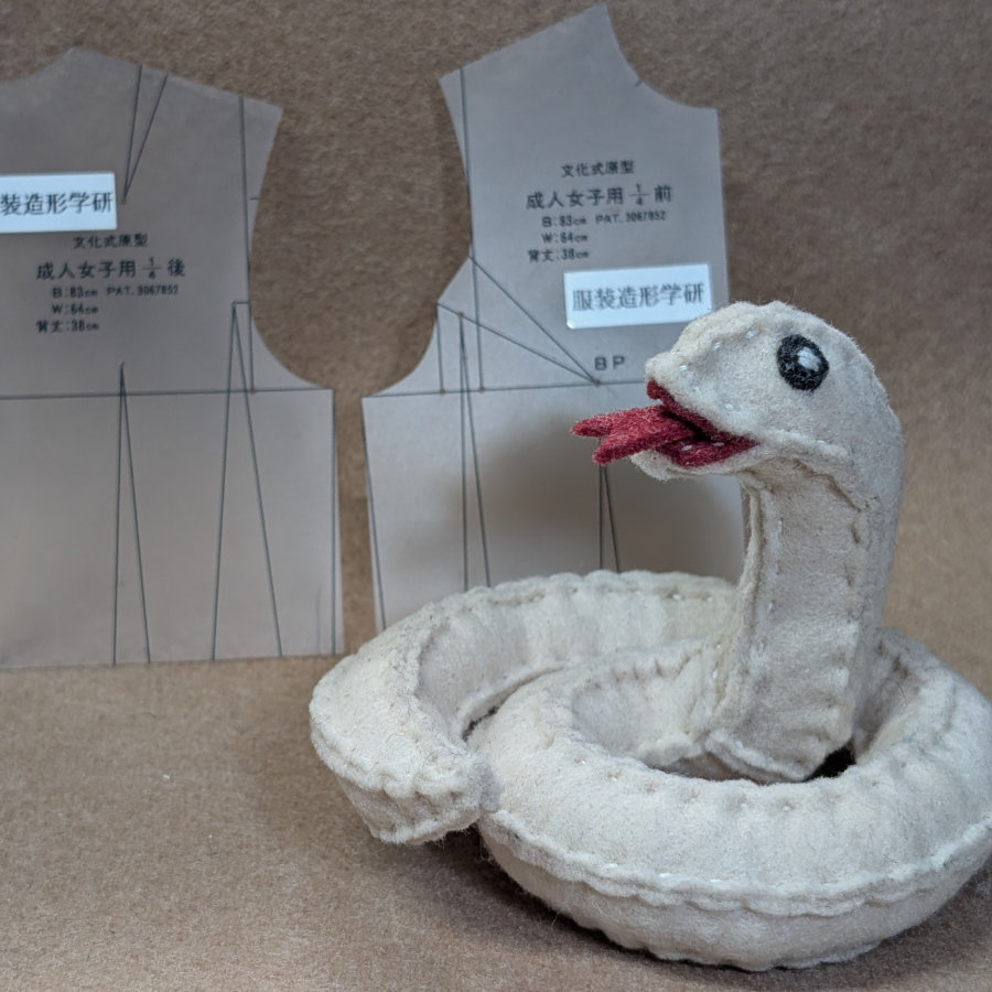 ヘビの型紙は「基本」の周辺