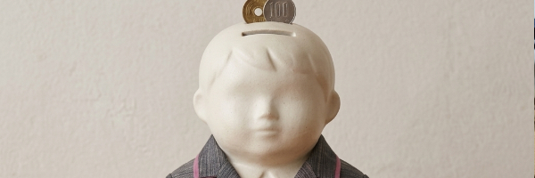 服は「財産」？
－服や着物を所有することの豊かさとは何か－